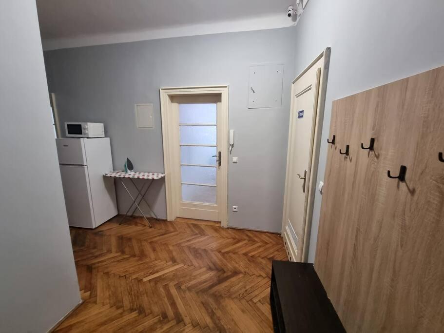 Fantastic Krk - Kr6 Room D Краков Экстерьер фото